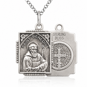 Collar de plata de ley con medalla de San Benito de tamaño mediano | 1.9 cm x 1.3 cm | Cadena de 45.7 cm | Fabricado en EE. UU. por Bliss