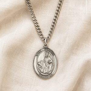 Collar de Medalla de Plata Esterlina Mediana de Santa Dymphna, Patrona de los Enfermos Mentales | 2.54 cm x 1.91 cm | Cadena de 61 cm | Fabricado en EE. UU. por Bliss