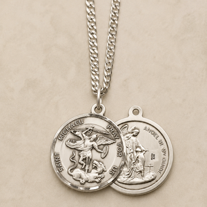 Collar de plata de ley con medalla mediana de San Miguel Arcángel, santo patrón | 2,5 x 2,2 cm | Cadena de 61 cm | Fabricado en EE. UU. por Bliss