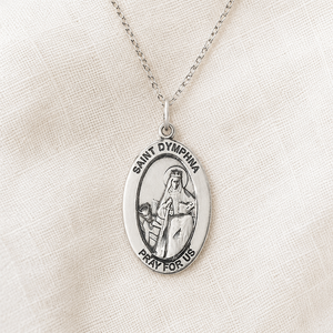 Collar con Medalla Mediana de Plata de Ley de Santa Dymphna, Patrona | 2,5 cm x 1,3 cm | Cadena de 45 cm | Hecho en EE. UU. por Bliss